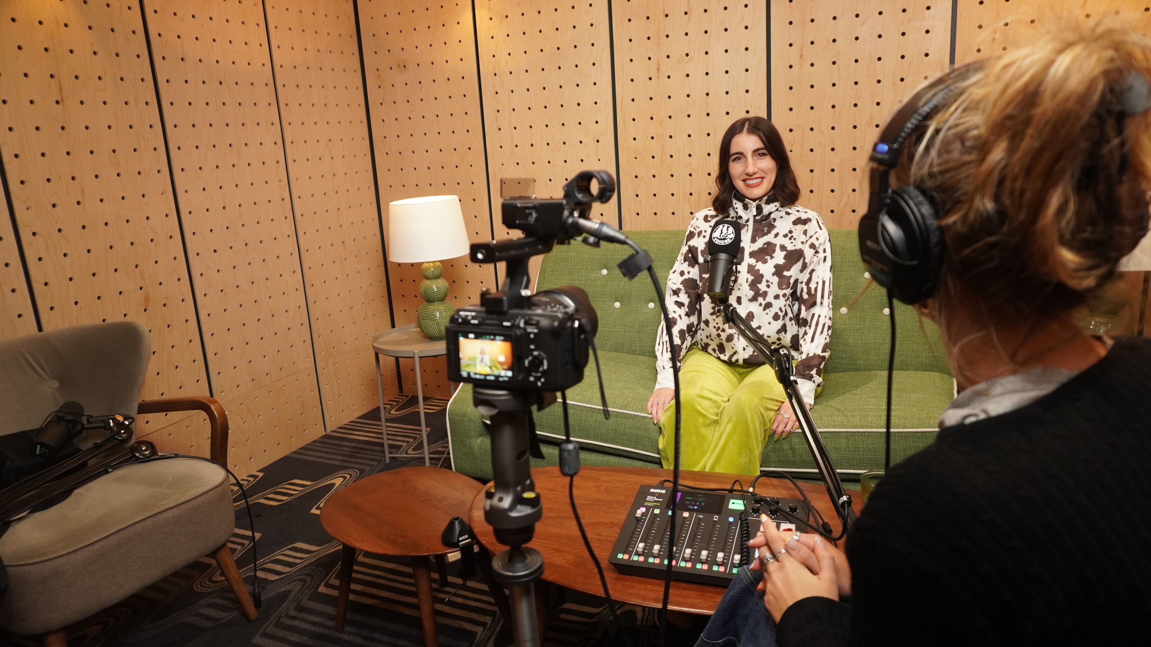 🎙️ Voices Podcast Studio Residency 🎙️